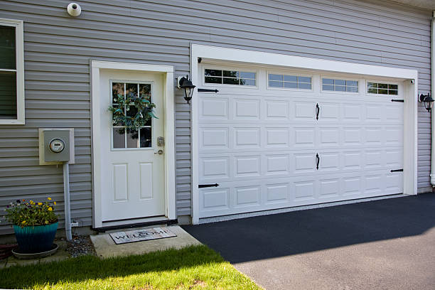 24/7 Emergency Garage Door Panel Replacement experts in Lexington, TN